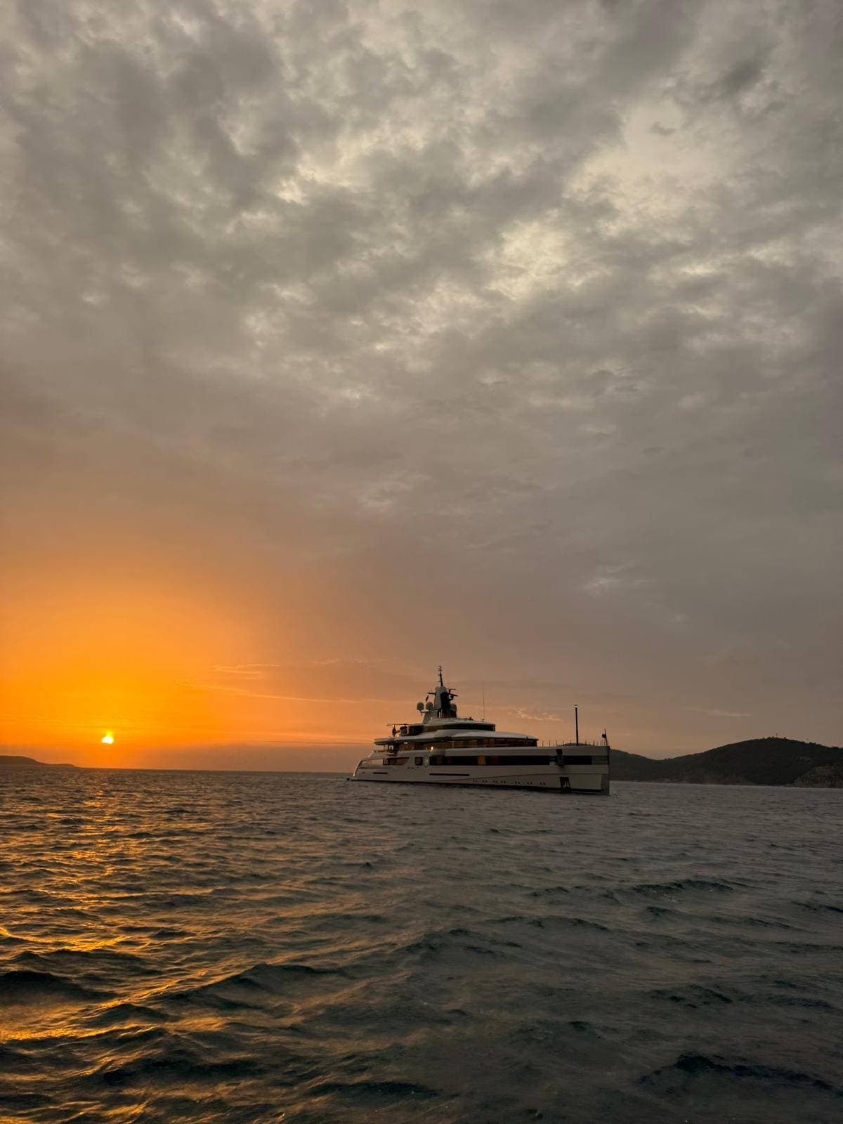 Sunset return to Hvar